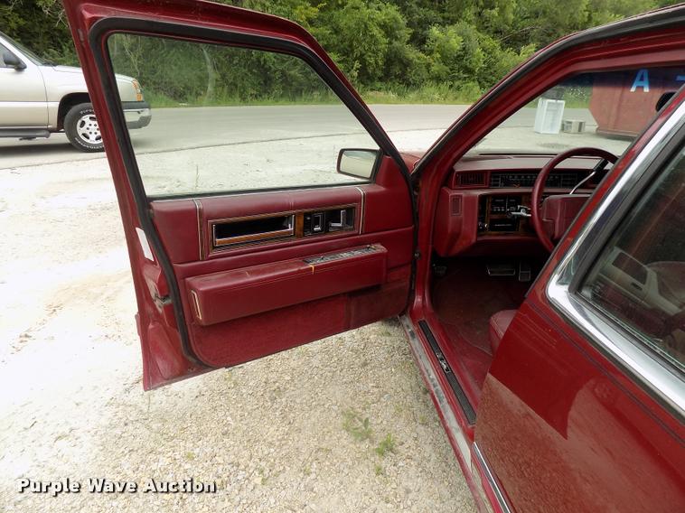 image for item DC4956 1993 Cadillac DeVille