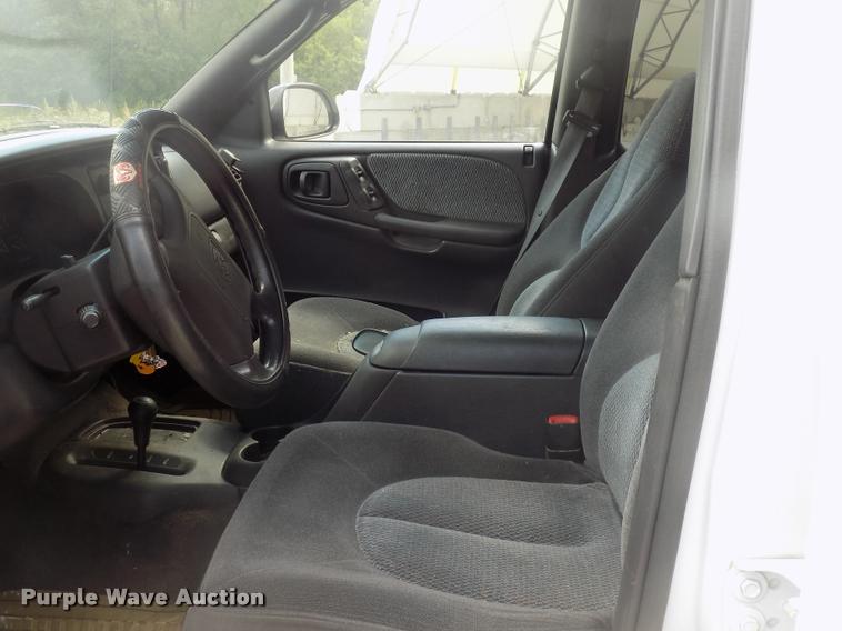 image for item DC4974 2000 Dodge Durango SLT SUV