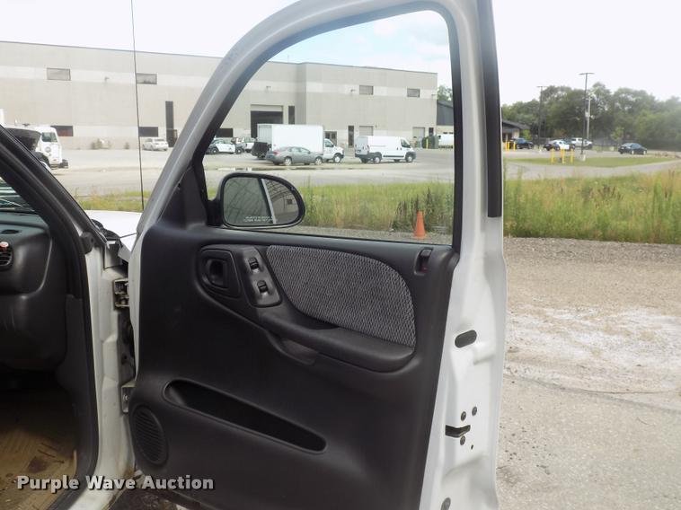 image for item DC4974 2000 Dodge Durango SLT SUV