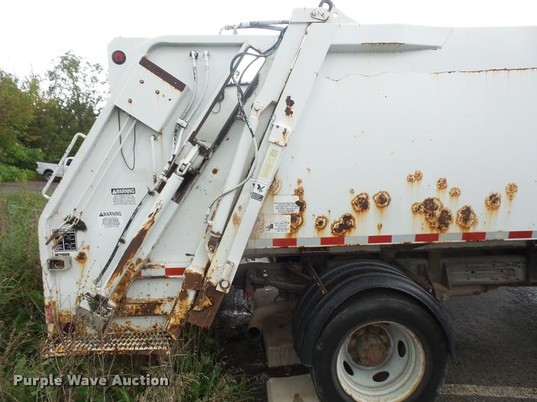 image for item DC5432 2003 Ford F550 refuse truck