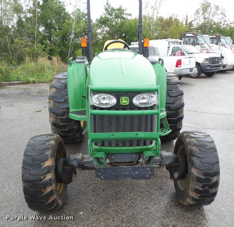 image for item DC5433 2005 John Deere 4120 MFWD tractor