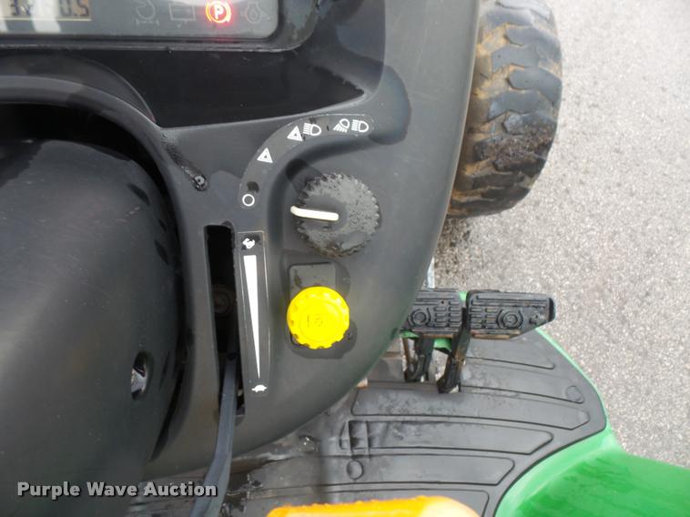 image for item DC5433 2005 John Deere 4120 MFWD tractor