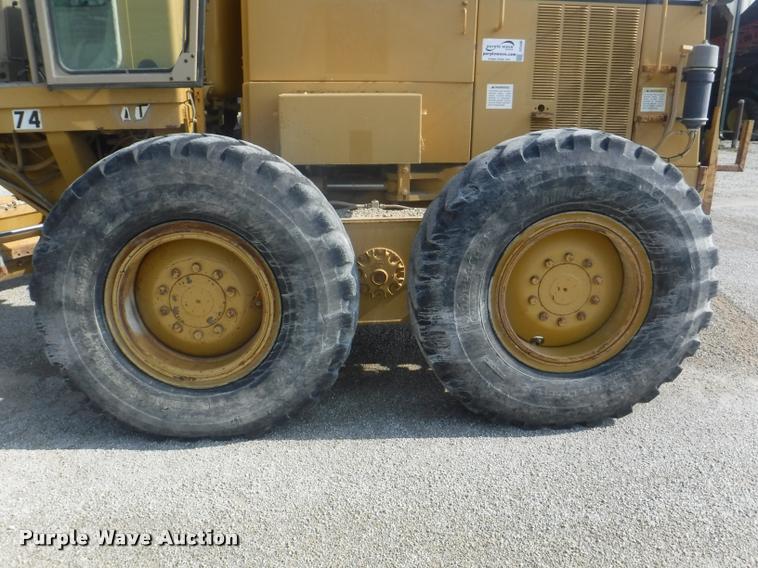 image for item DC5448 2000 Caterpillar 140H motor grader