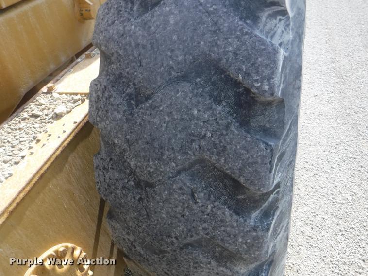 image for item DC5448 2000 Caterpillar 140H motor grader