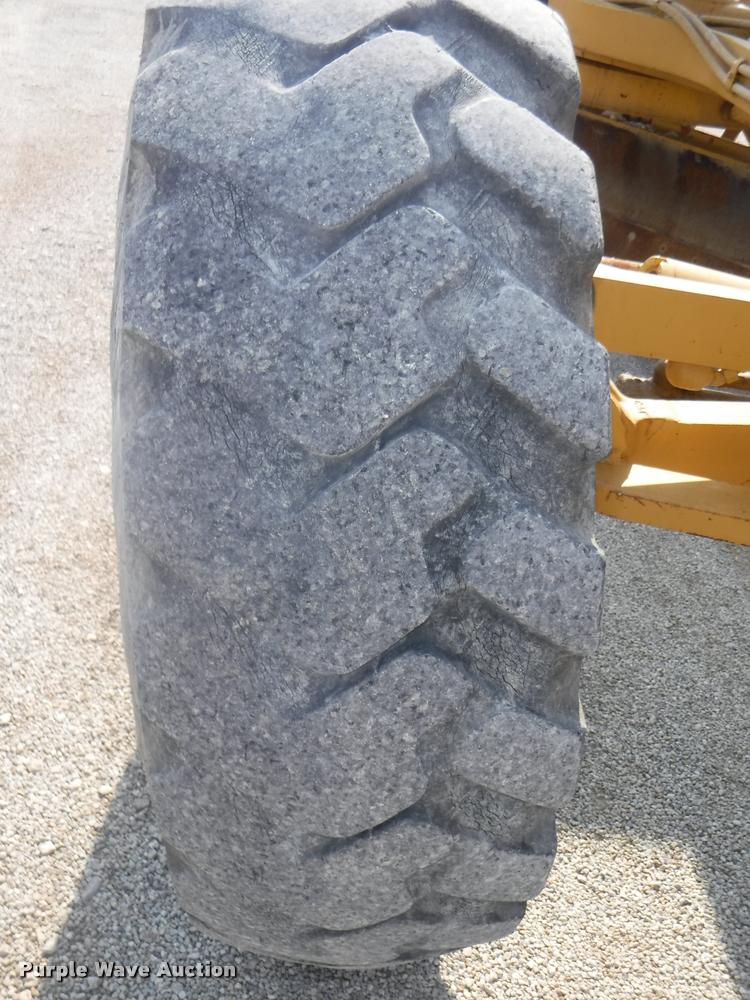 image for item DC5448 2000 Caterpillar 140H motor grader