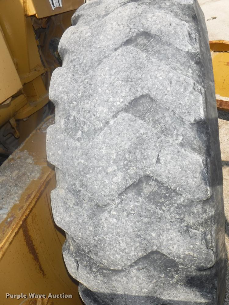 image for item DC5448 2000 Caterpillar 140H motor grader