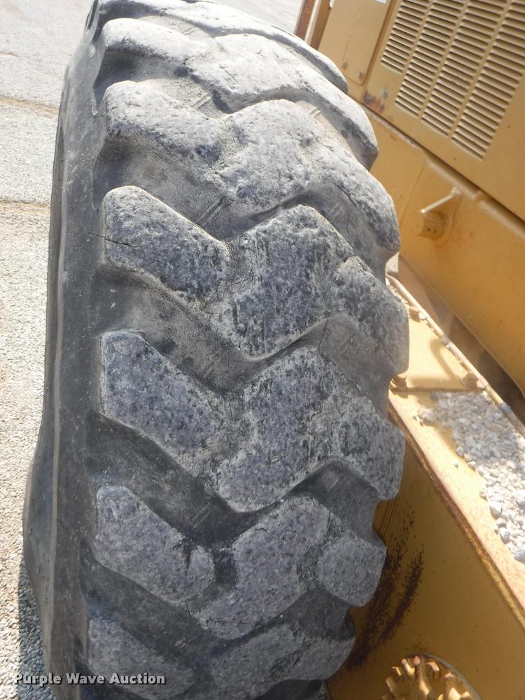 image for item DC5448 2000 Caterpillar 140H motor grader