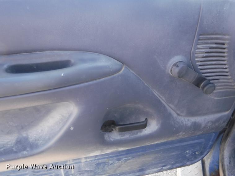 image for item DC5450 1992 Ford F150 pickup truck