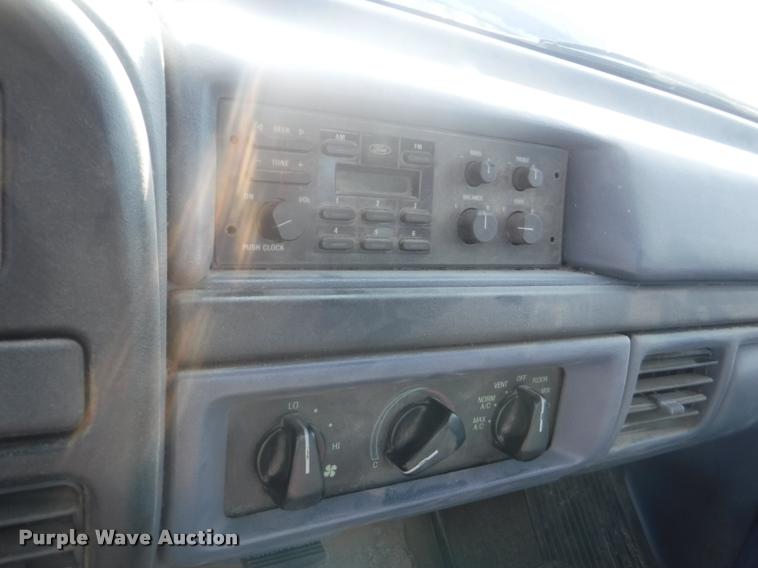 image for item DC5450 1992 Ford F150 pickup truck