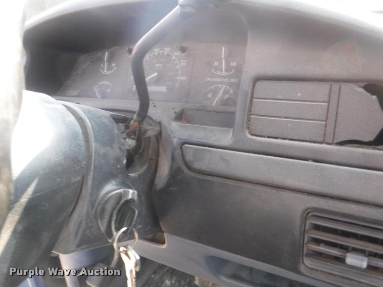 image for item DC5450 1992 Ford F150 pickup truck