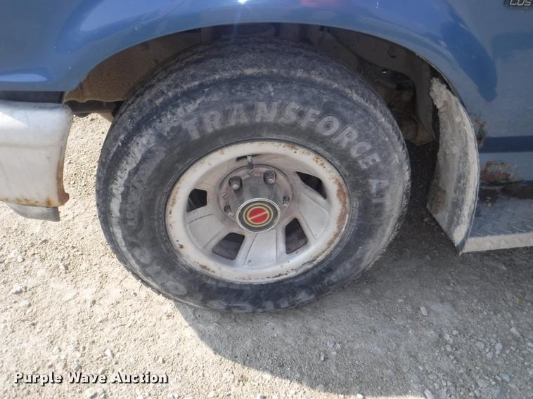 image for item DC5450 1992 Ford F150 pickup truck