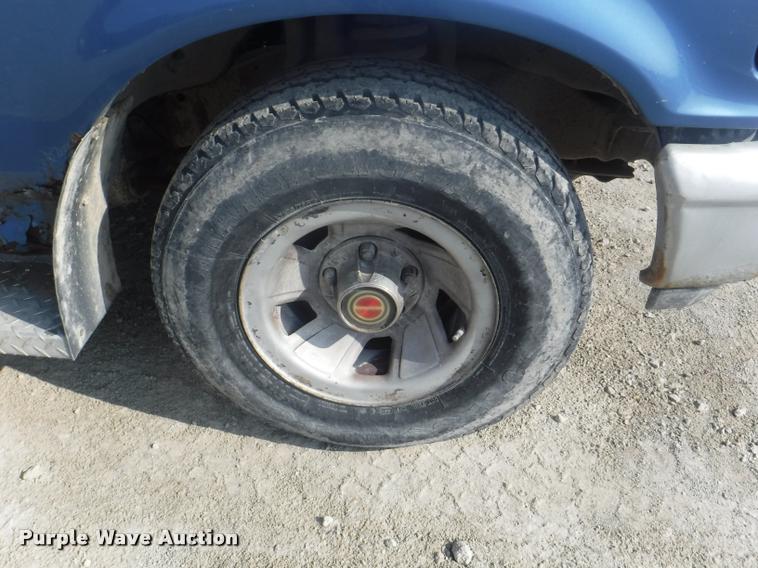 image for item DC5450 1992 Ford F150 pickup truck