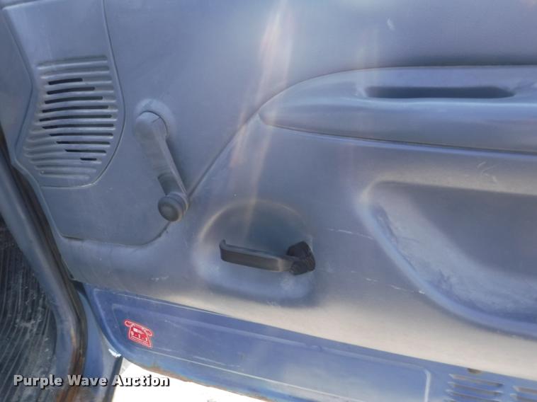 image for item DC5450 1992 Ford F150 pickup truck