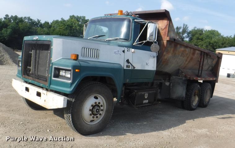 image for item DC5451 1989 Ford LTL9000 dump truck