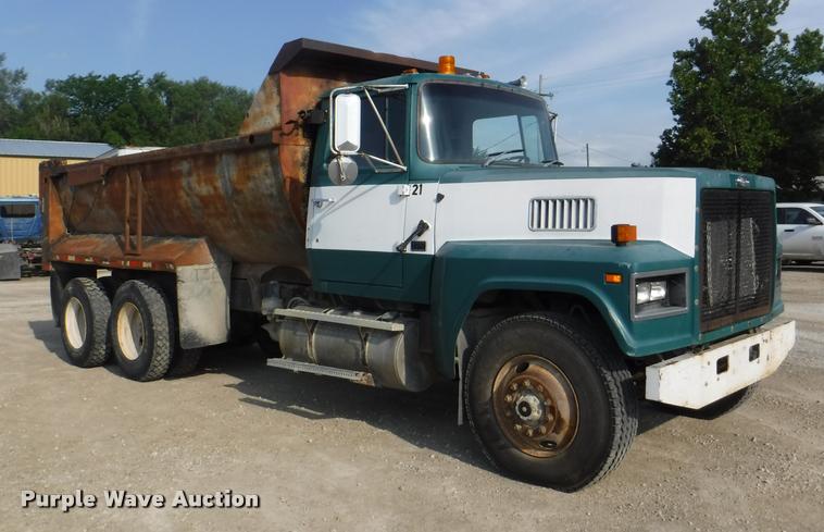 image for item DC5451 1989 Ford LTL9000 dump truck