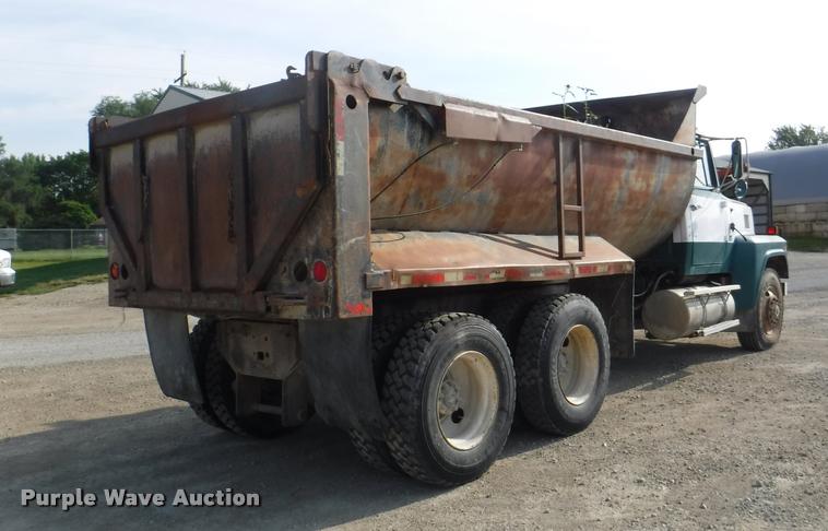 image for item DC5451 1989 Ford LTL9000 dump truck