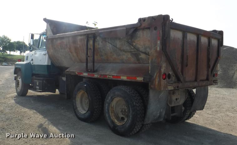 image for item DC5451 1989 Ford LTL9000 dump truck