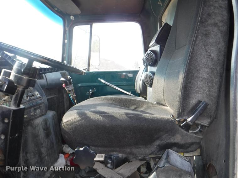 image for item DC5451 1989 Ford LTL9000 dump truck