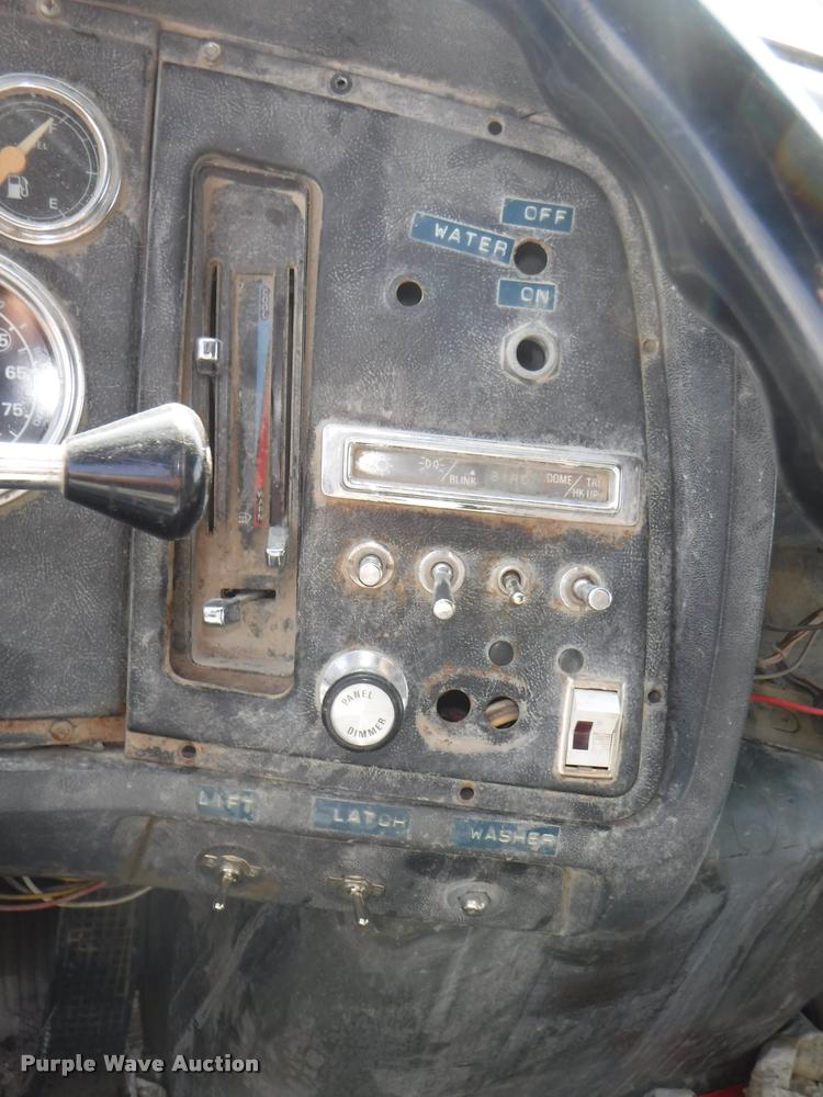 image for item DC5451 1989 Ford LTL9000 dump truck