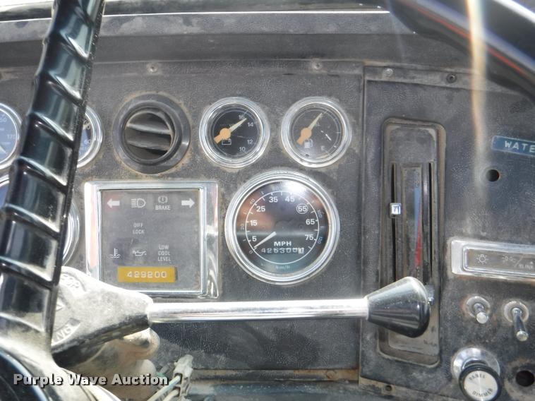 image for item DC5451 1989 Ford LTL9000 dump truck