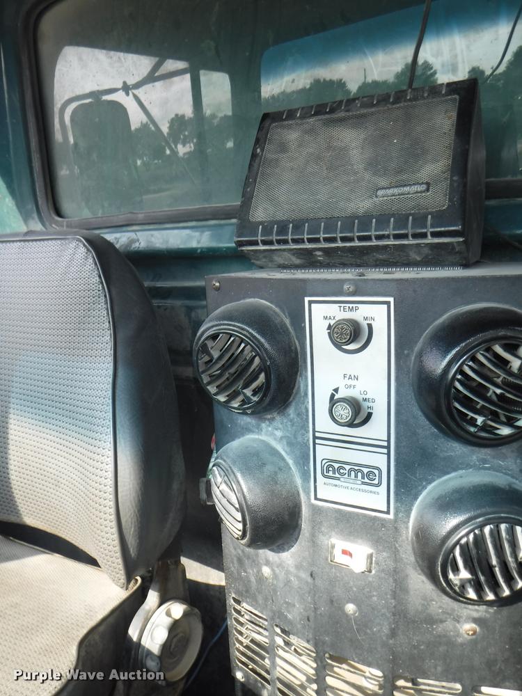 image for item DC5451 1989 Ford LTL9000 dump truck