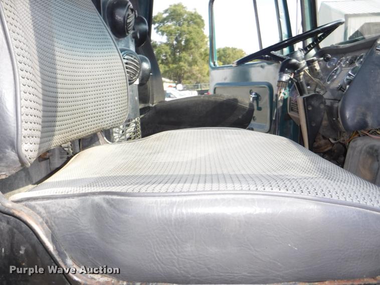 image for item DC5451 1989 Ford LTL9000 dump truck