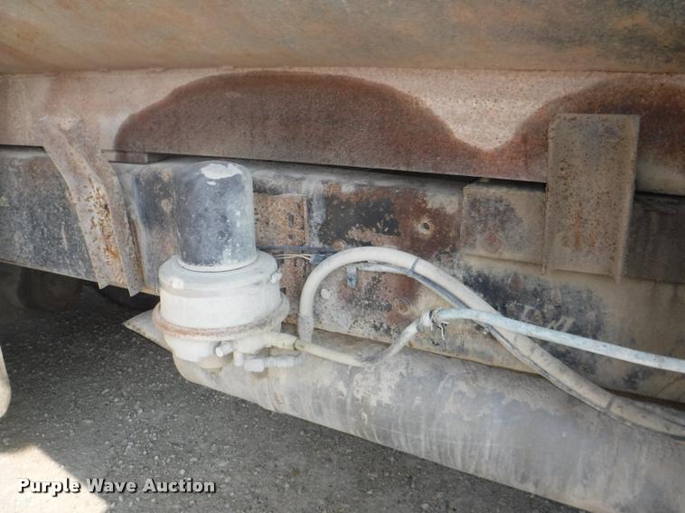 image for item DC5451 1989 Ford LTL9000 dump truck