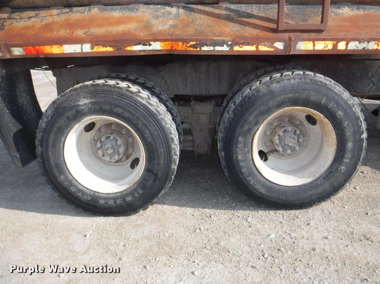 image for item DC5451 1989 Ford LTL9000 dump truck