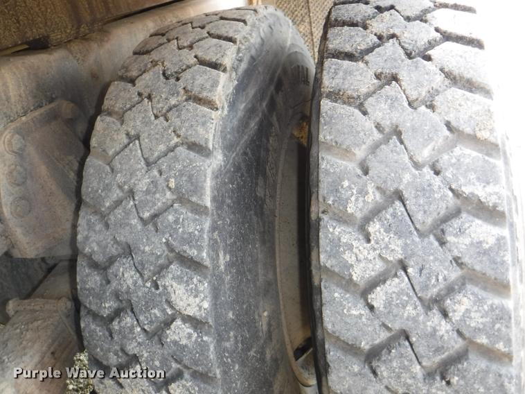 image for item DC5451 1989 Ford LTL9000 dump truck