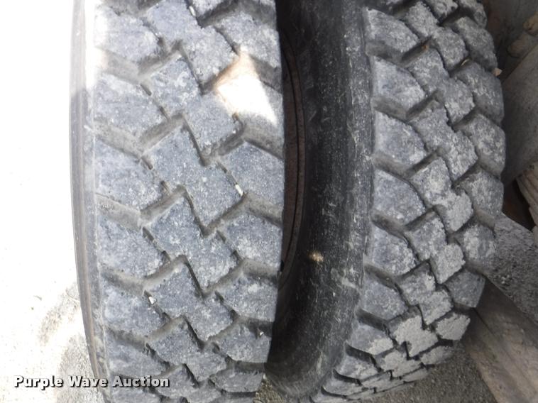 image for item DC5451 1989 Ford LTL9000 dump truck