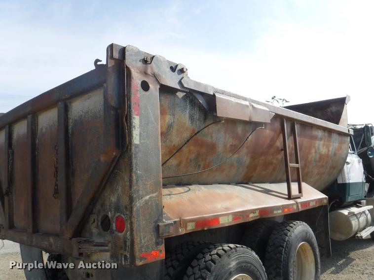 image for item DC5451 1989 Ford LTL9000 dump truck