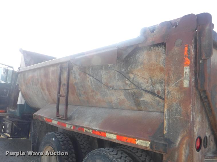 image for item DC5451 1989 Ford LTL9000 dump truck