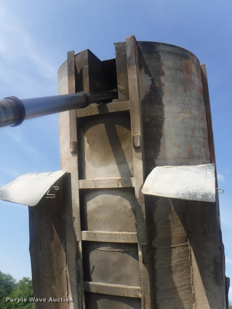 image for item DC5451 1989 Ford LTL9000 dump truck