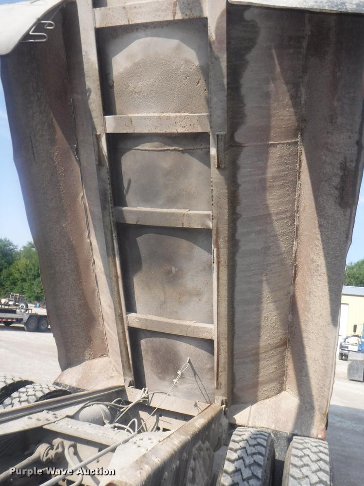 image for item DC5451 1989 Ford LTL9000 dump truck