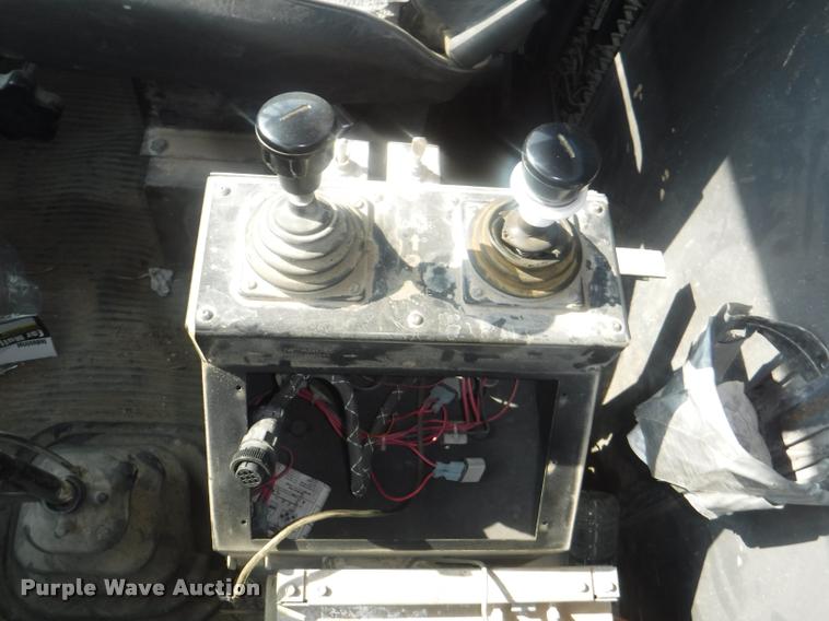 image for item DC5452 1994 Ford LT9000 truck cab and chassis