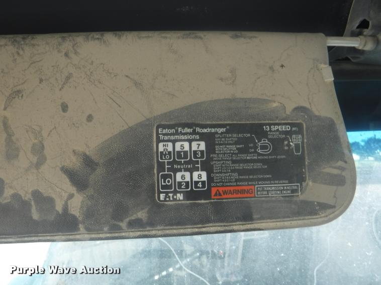 image for item DC5452 1994 Ford LT9000 truck cab and chassis