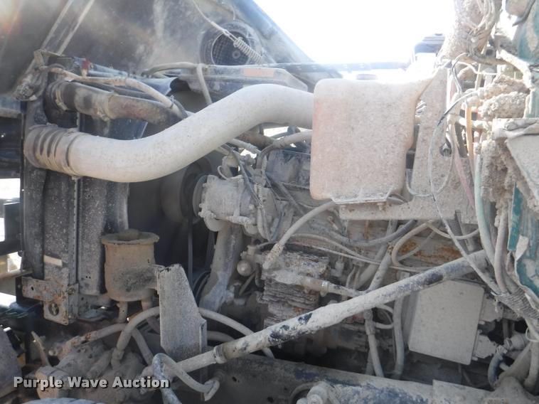 image for item DC5452 1994 Ford LT9000 truck cab and chassis