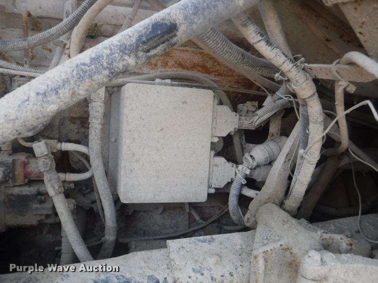 image for item DC5452 1994 Ford LT9000 truck cab and chassis