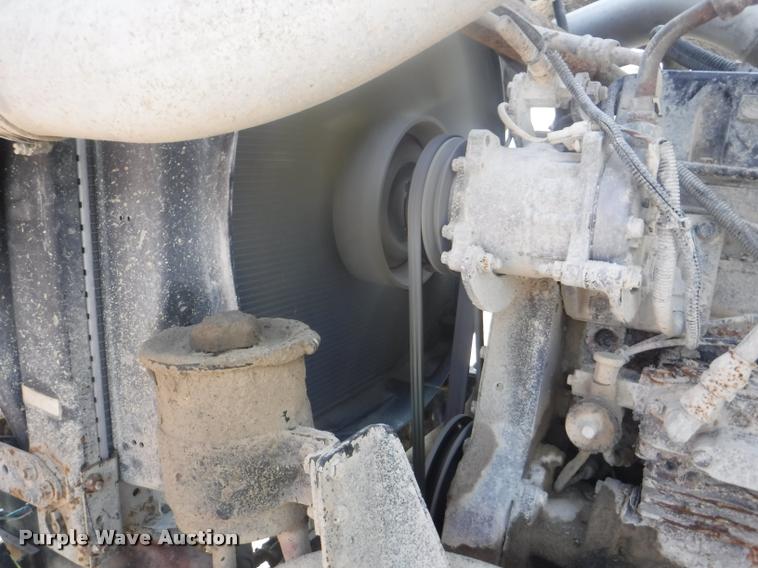 image for item DC5452 1994 Ford LT9000 truck cab and chassis