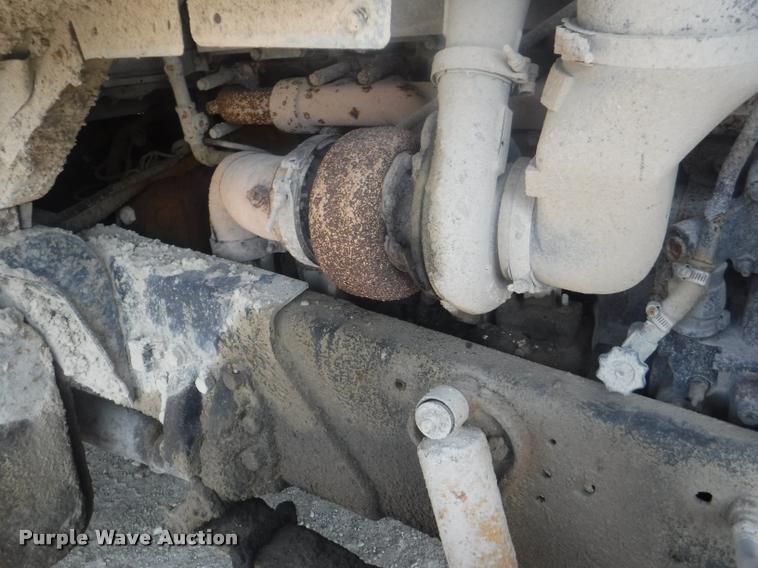 image for item DC5452 1994 Ford LT9000 truck cab and chassis