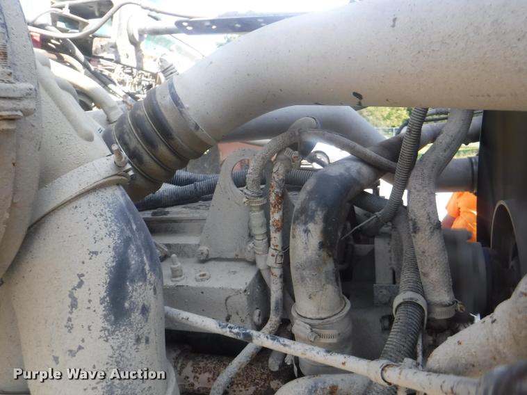 image for item DC5452 1994 Ford LT9000 truck cab and chassis