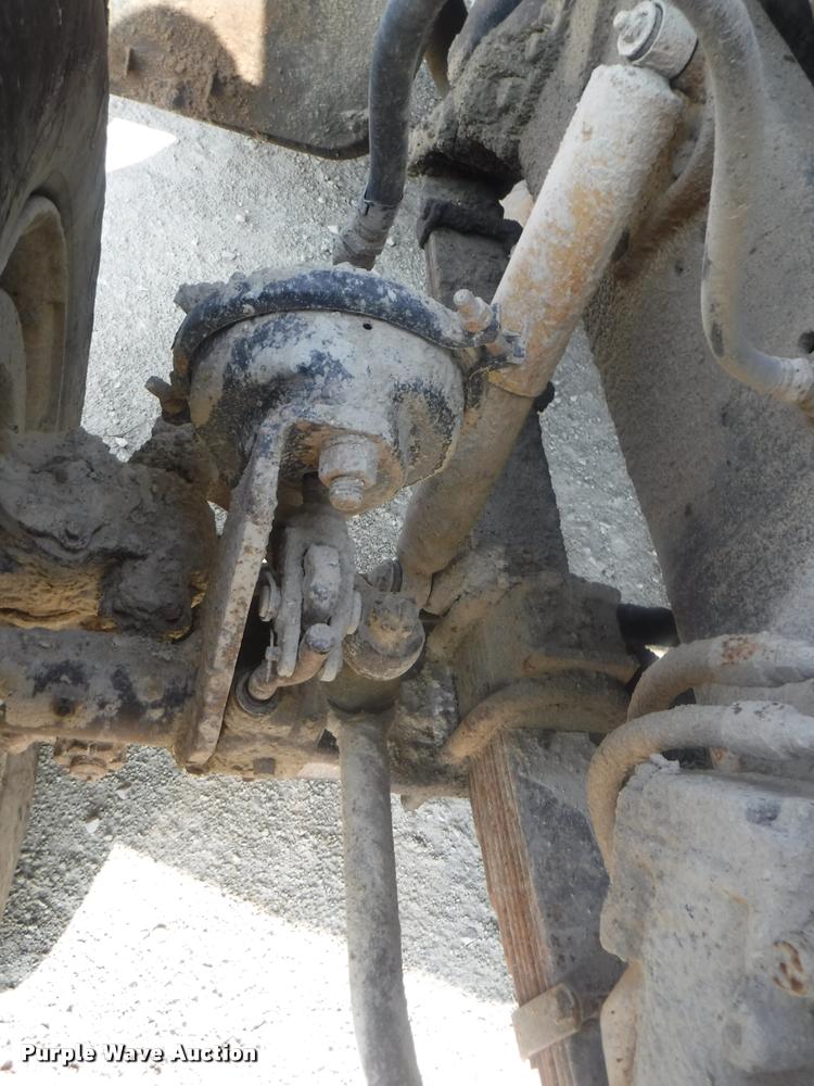 image for item DC5452 1994 Ford LT9000 truck cab and chassis