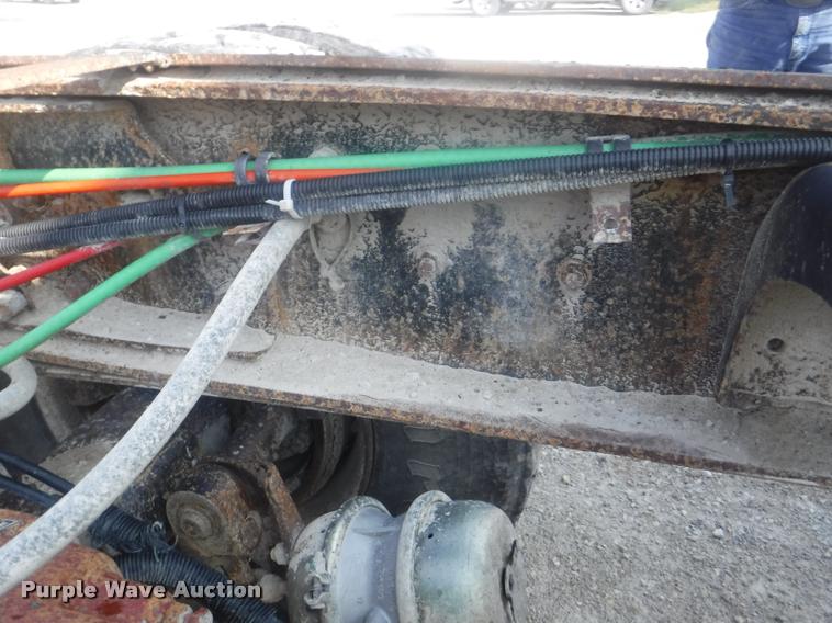 image for item DC5452 1994 Ford LT9000 truck cab and chassis