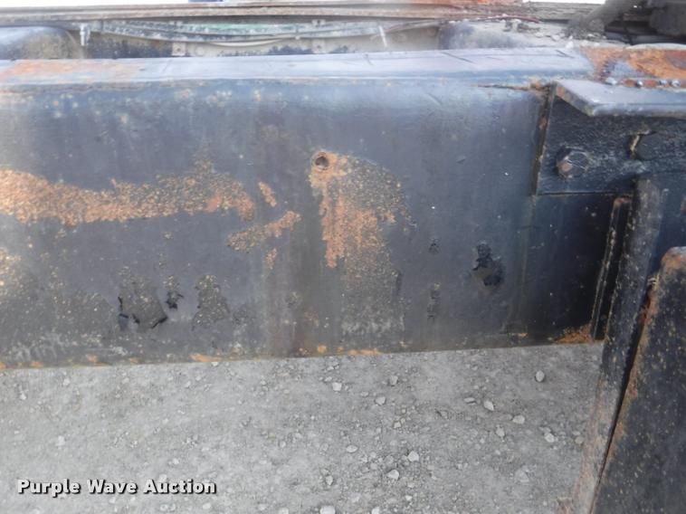 image for item DC5452 1994 Ford LT9000 truck cab and chassis