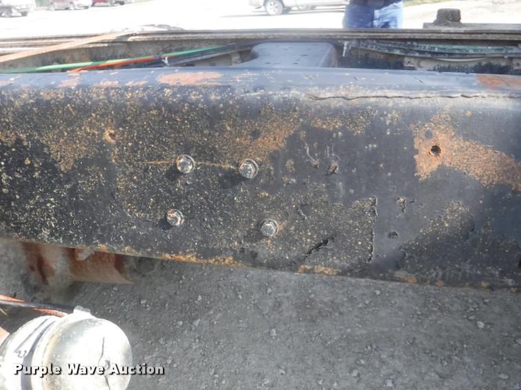 image for item DC5452 1994 Ford LT9000 truck cab and chassis