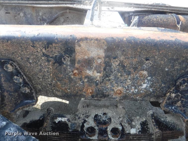 image for item DC5452 1994 Ford LT9000 truck cab and chassis