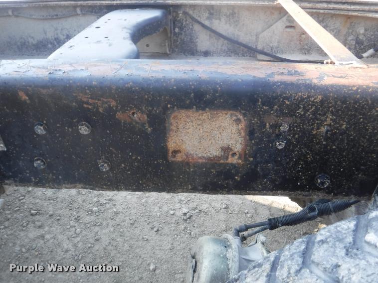 image for item DC5452 1994 Ford LT9000 truck cab and chassis