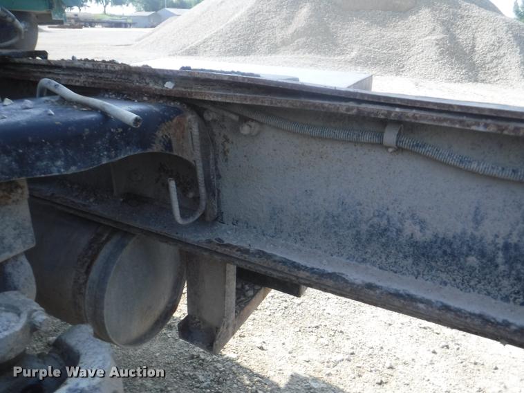 image for item DC5452 1994 Ford LT9000 truck cab and chassis