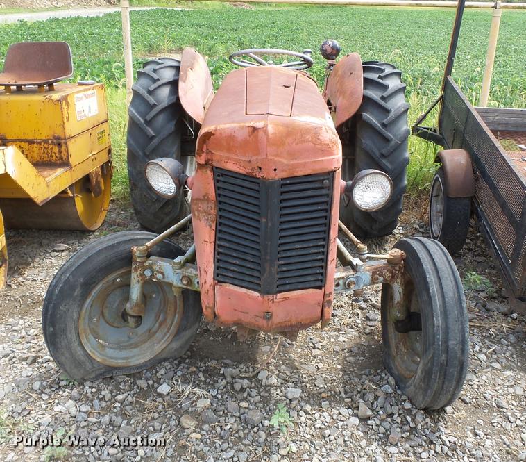 image for item DC6810 1963 Massey-Ferguson MF35 tractor