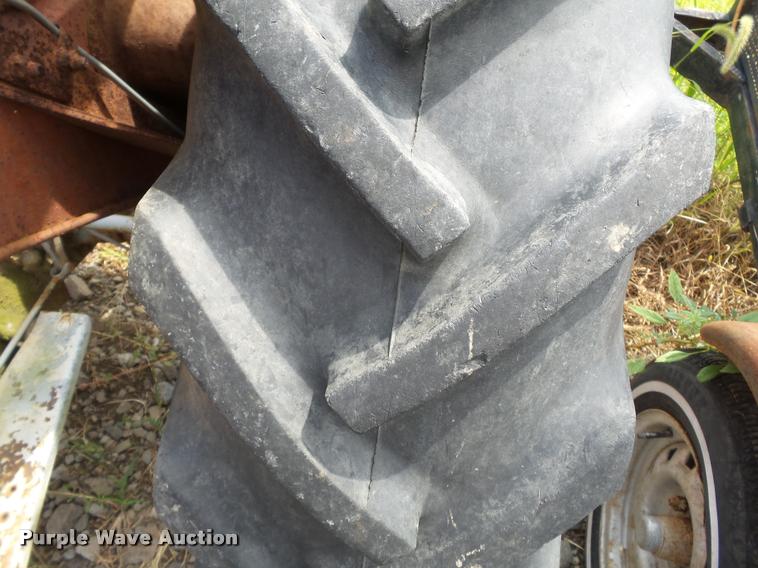 image for item DC6810 1963 Massey-Ferguson MF35 tractor